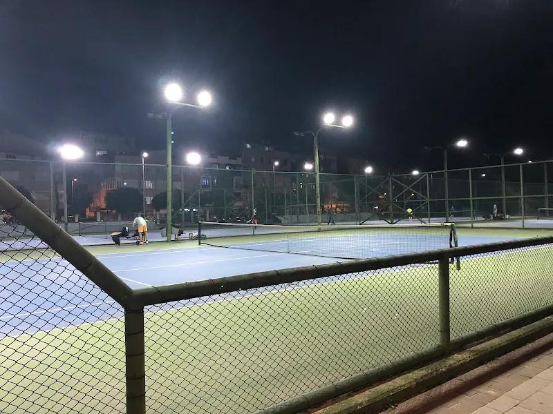 İBB Çırpıcı Spor Tesisleri padel kortu