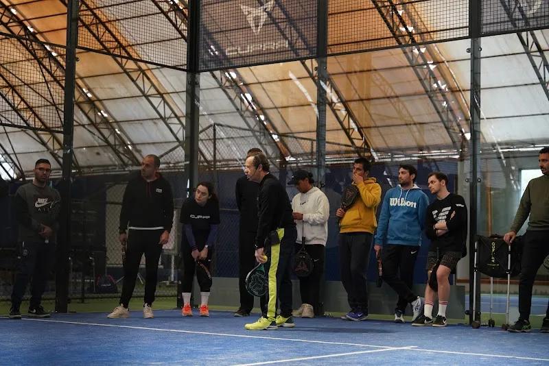 Padel İstanbul Spor Kulübü padel kortu