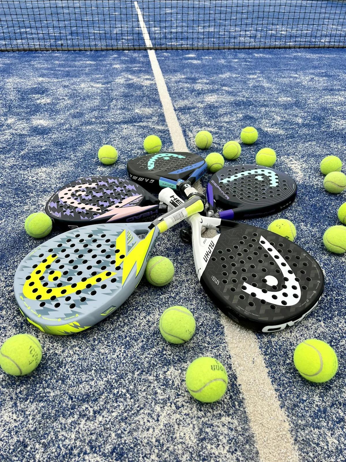 Padel raketleri ve ekipmanları